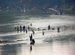 Tailandia_Nan_river_fishing
